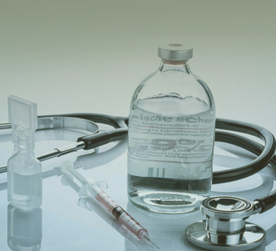 Стетоскоп и медикаменты
